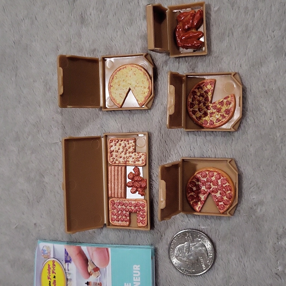Mini Brands Fill The Fridge Pizza Hut Set - Picture 3 of 4
